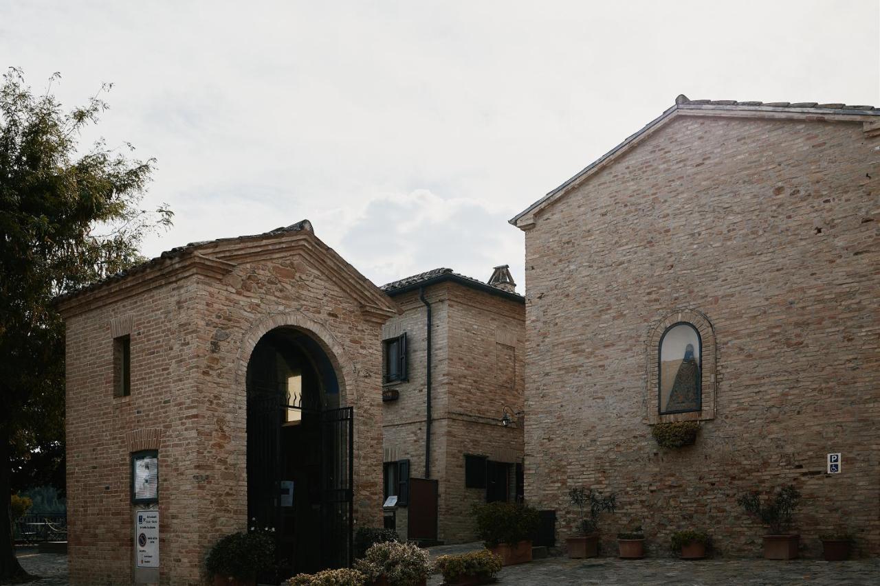 ホテル Palazzo Viviani Castello Di モンテグリドルフォ エクステリア 写真