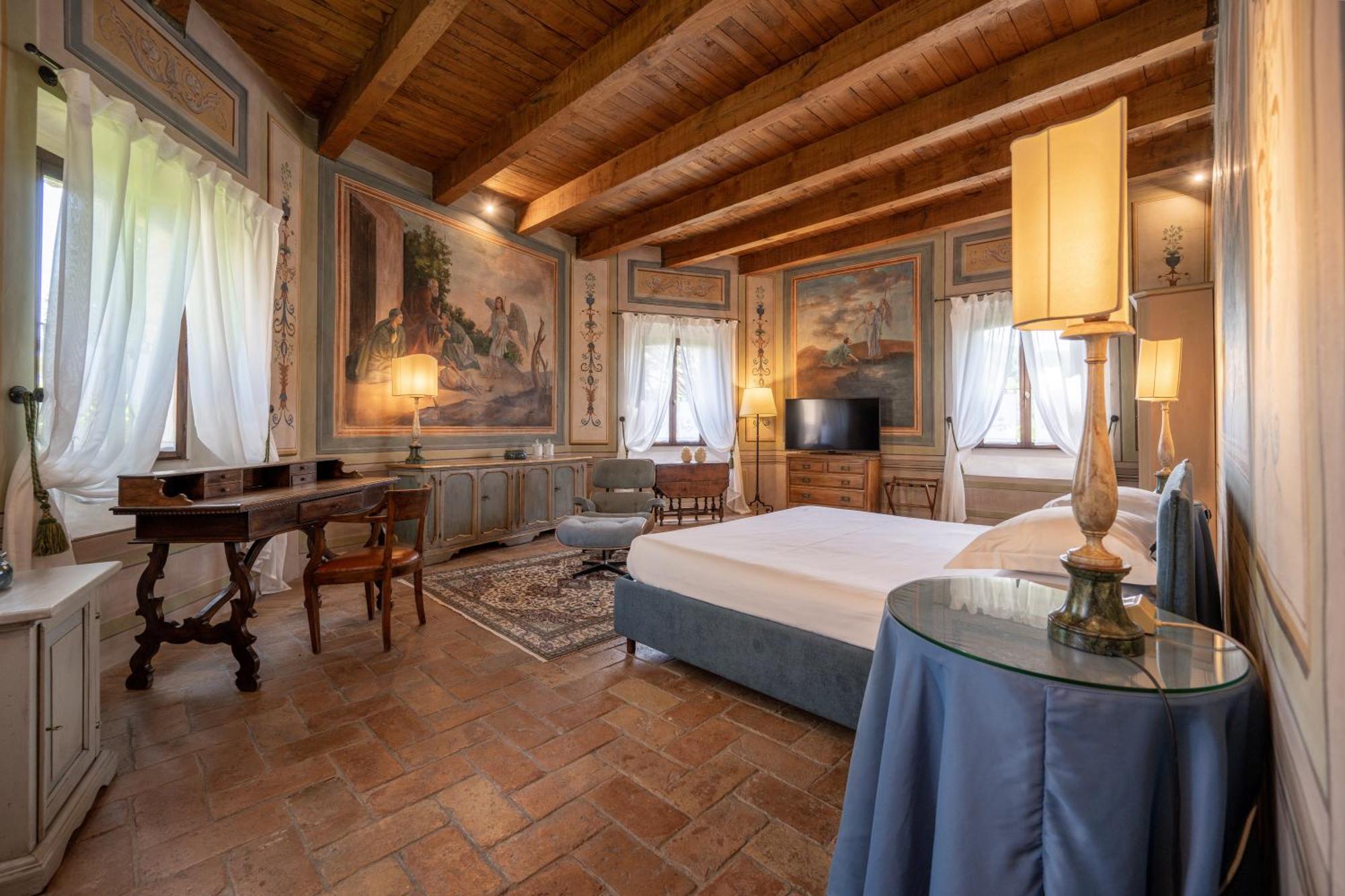 ホテル Palazzo Viviani Castello Di モンテグリドルフォ 部屋 写真